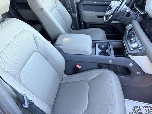 2023 Land Rover Defender 110 X-Dynamic SE