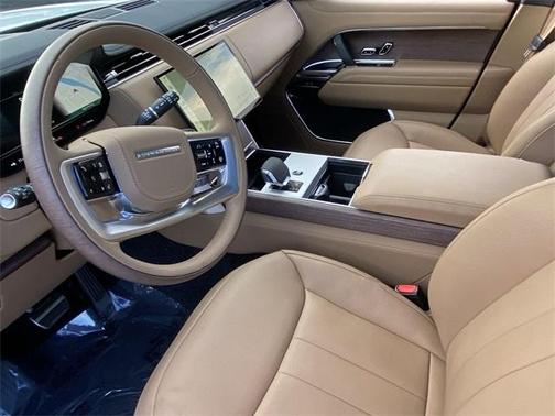 2025 Land Rover Range Rover P530 SE 7 Seat