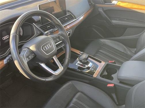 2023 Audi Q5 45 S line quattro Premium