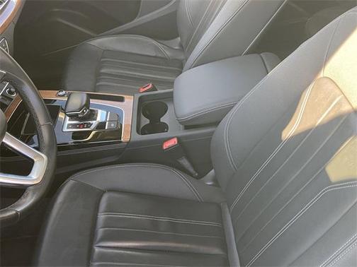 2023 Audi Q5 45 S line quattro Premium