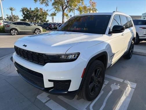 2023 Jeep Grand Cherokee L Laredo