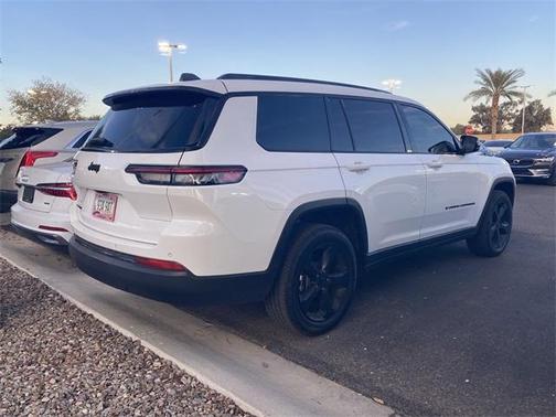2023 Jeep Grand Cherokee L Laredo