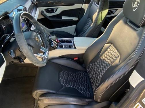 2021 Lamborghini Urus Base