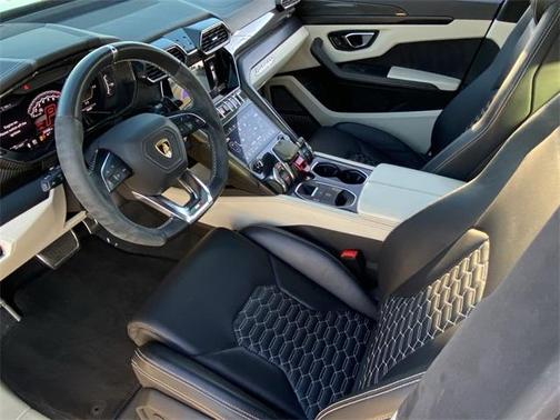 2021 Lamborghini Urus Base