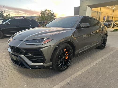 2021 Lamborghini Urus Base