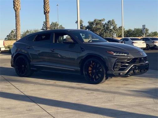 2021 Lamborghini Urus Base