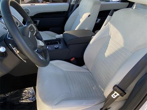 2025 Land Rover Discovery P300 S