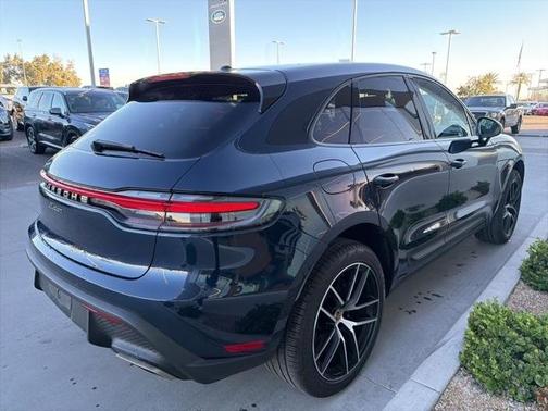 2023 Porsche Macan Base