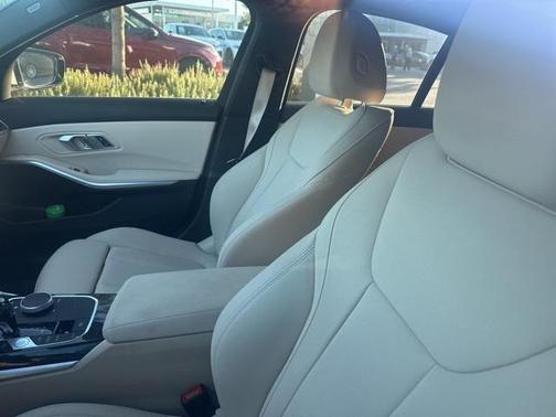 2021 BMW 330 i