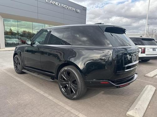 2023 Land Rover Range Rover P530 SE
