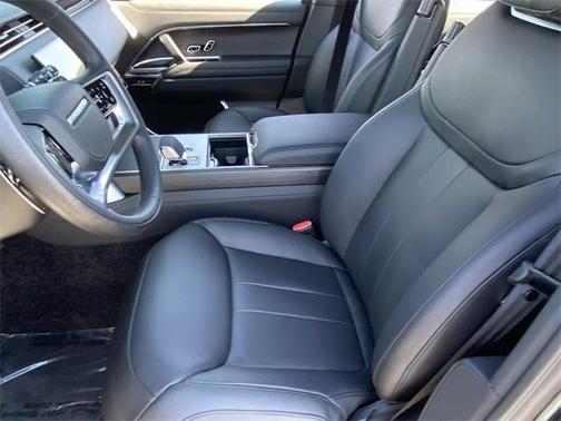 2025 Land Rover Range Rover P400 SE 7 Seat