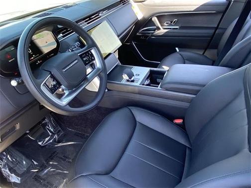 2025 Land Rover Range Rover P400 SE 7 Seat