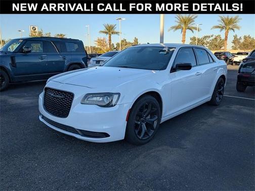 2022 Chrysler 300 Touring