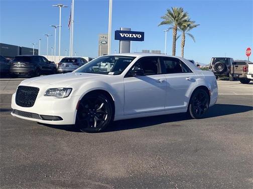 2022 Chrysler 300 Touring