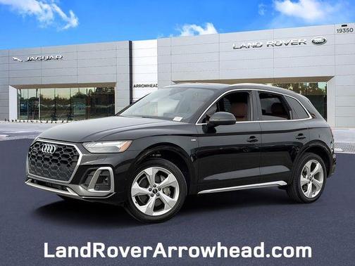 Mythos Black Metallic 2022 Audi Q5 45 S line Prestige