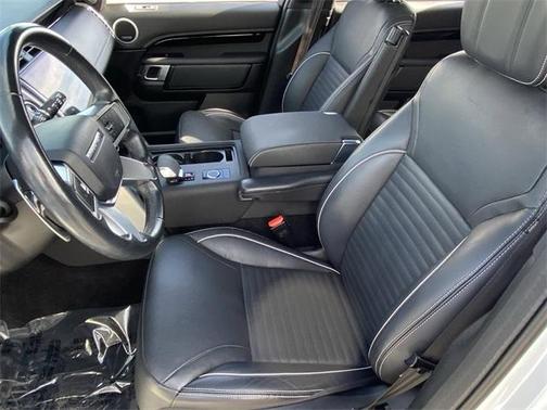 2023 Land Rover Discovery P300 R-Dynamic S