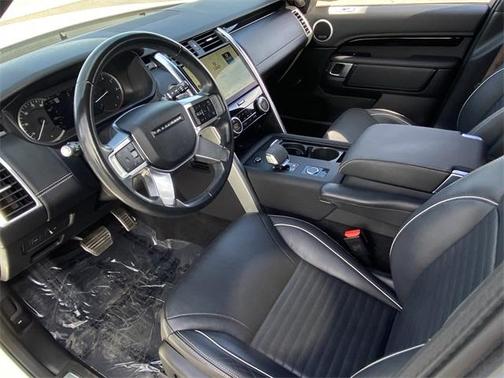 2023 Land Rover Discovery P300 R-Dynamic S