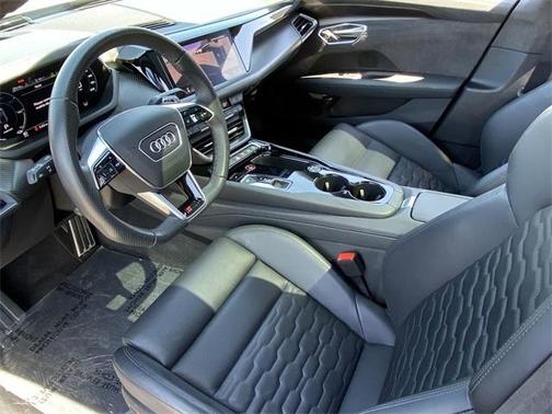 2023 Audi RS e-tron GT Base
