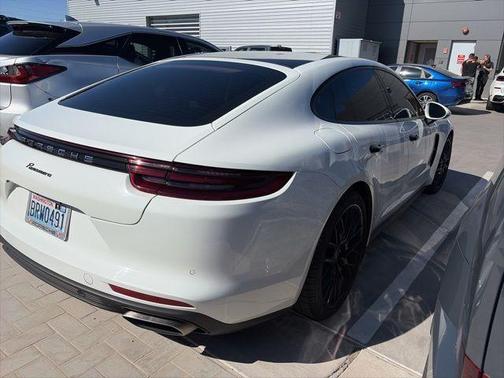 2018 Porsche Panamera Base