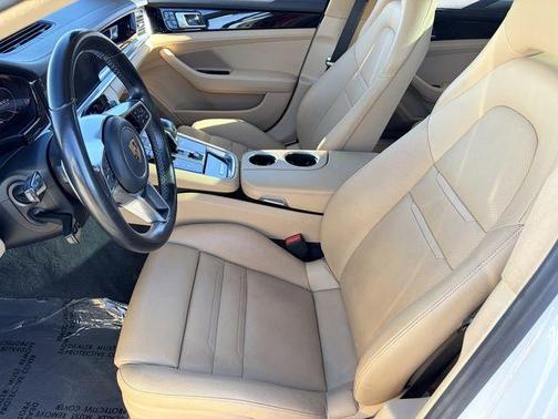 2018 Porsche Panamera 4