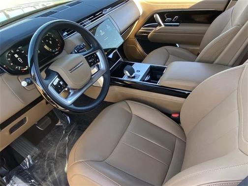 2025 Land Rover Range Rover P400 SE