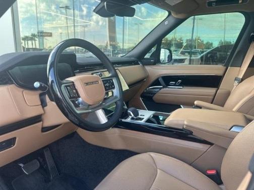 2025 Land Rover Range Rover P400 SE