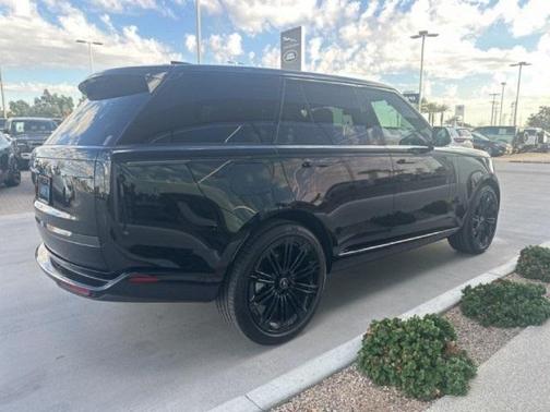 2025 Land Rover Range Rover P400 SE