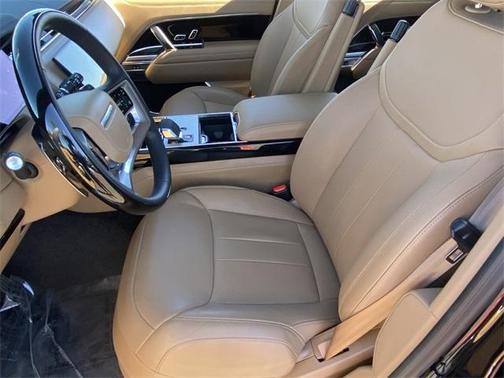 2025 Land Rover Range Rover P400 SE