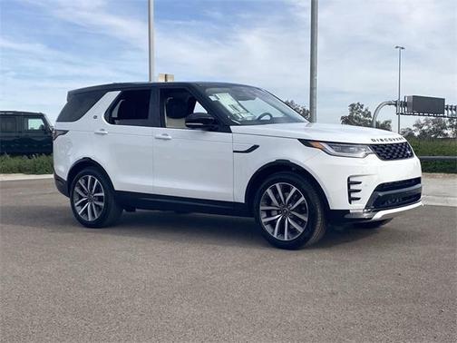 2025 Land Rover Discovery P300 Dynamic SE
