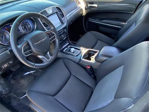 2018 Chrysler 300 Touring