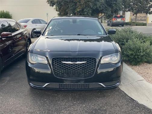 2018 Chrysler 300 Touring