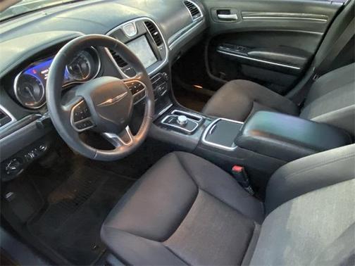 2018 Chrysler 300 Touring