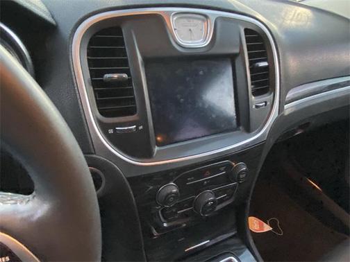 2018 Chrysler 300 Touring