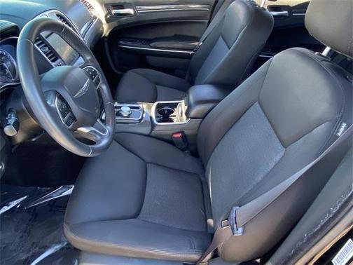 2018 Chrysler 300 Touring