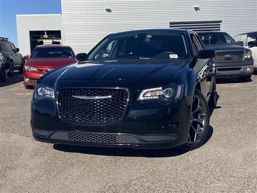 2018 Chrysler 300 Touring