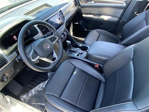2023 Volkswagen Atlas 3.6L SE w/Technology