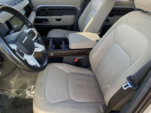2020 Land Rover Defender 110 SE
