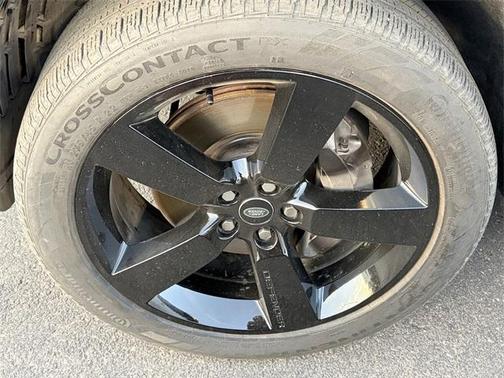 2023 Land Rover Defender 110 SE