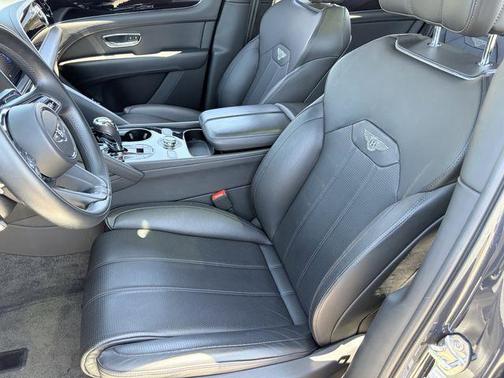 Titanium Gray 2021 Bentley Bentayga V8