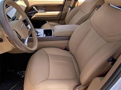 2025 Land Rover Range Rover P530 SE