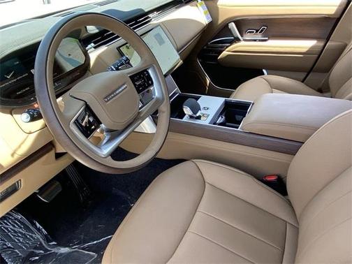 2025 Land Rover Range Rover P530 SE