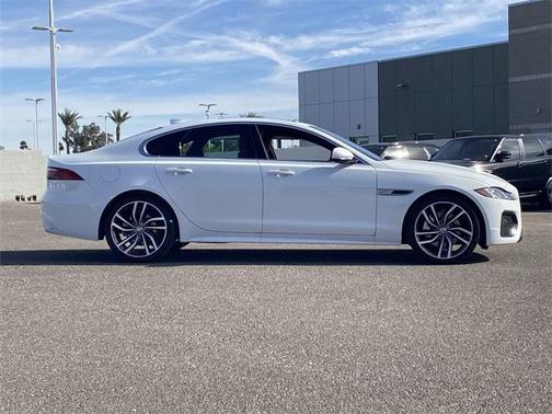 2024 Jaguar XF R-Dynamic SE