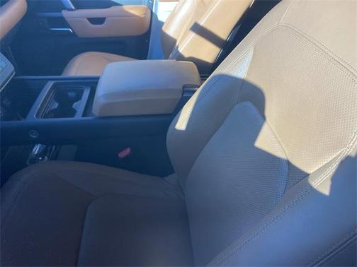 2023 Land Rover Defender 90 V8