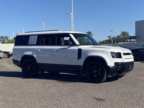2024 Land Rover Defender P400 X-Dynamic SE