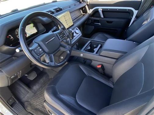 2024 Land Rover Defender P400 X-Dynamic SE