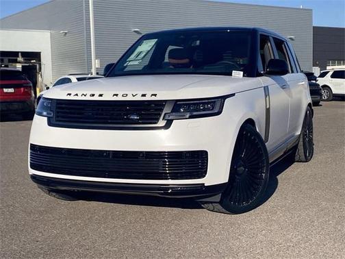 2025 Land Rover Range Rover P615 SV