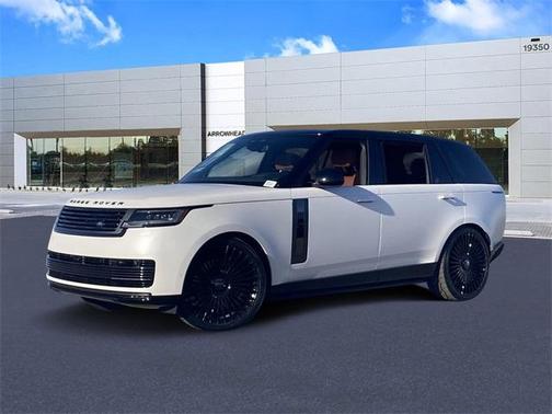 2025 Land Rover Range Rover P615 SV