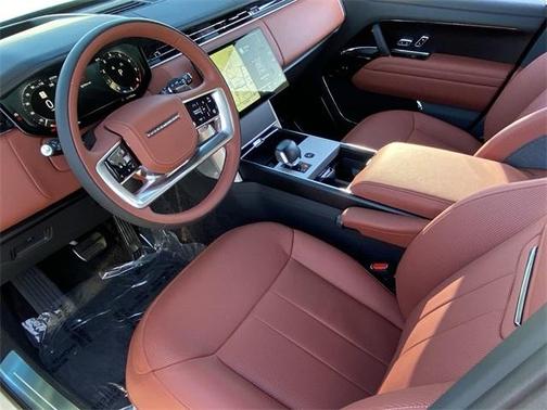 2025 Land Rover Range Rover P615 SV