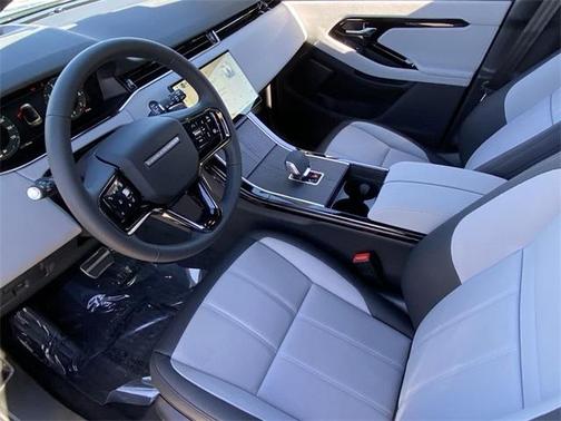 2026 Land Rover Range Rover Evoque Dynamic SE