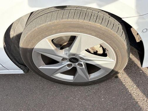 Glacier White Metallic 2024 Audi A3 40 Premium